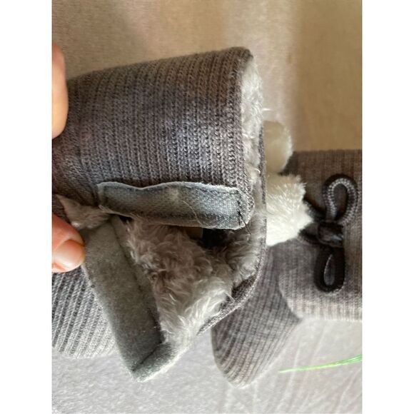 Gray Toddler Booties with Pom Poms Size 3.5 NWOT - Picture 7 of 9